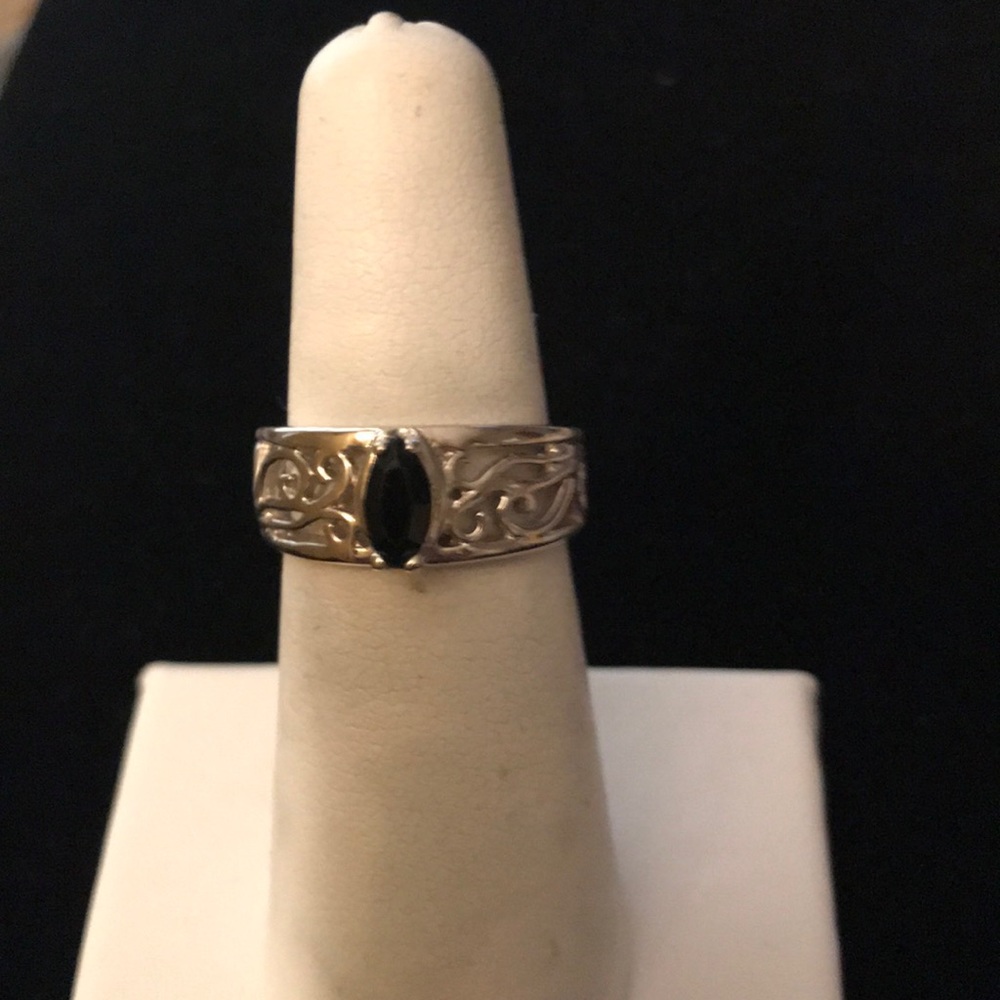 Sarah Coventry Essentials silver & onyx ring